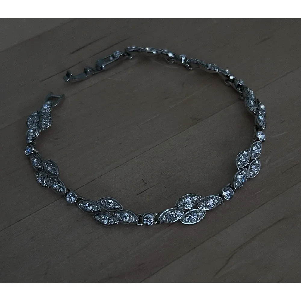 Vintage Monet Rhinestone Bracelet Silver Tone Marquise Navette Link Signed 7.75